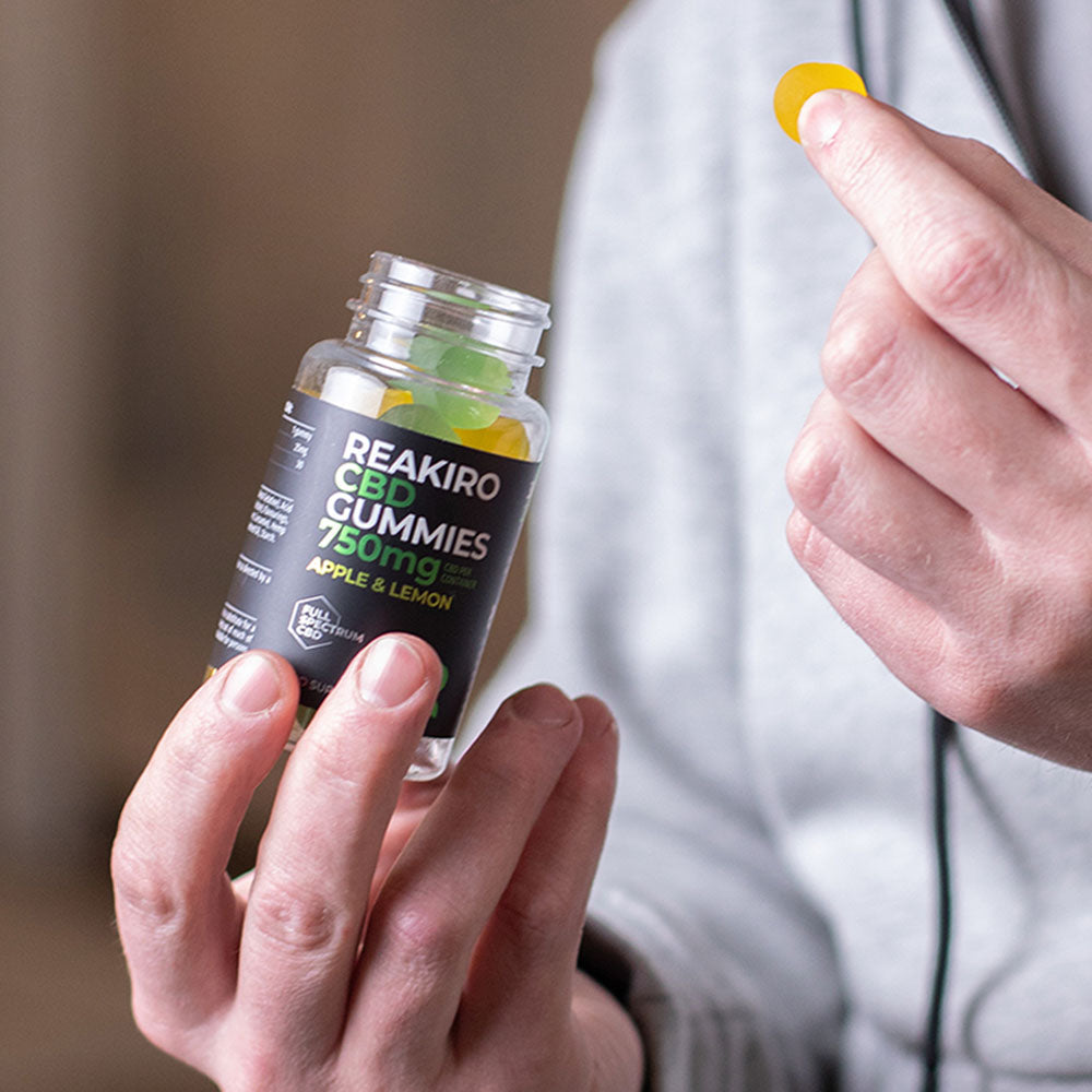 Reakiro CBD Gummies 750mg in use