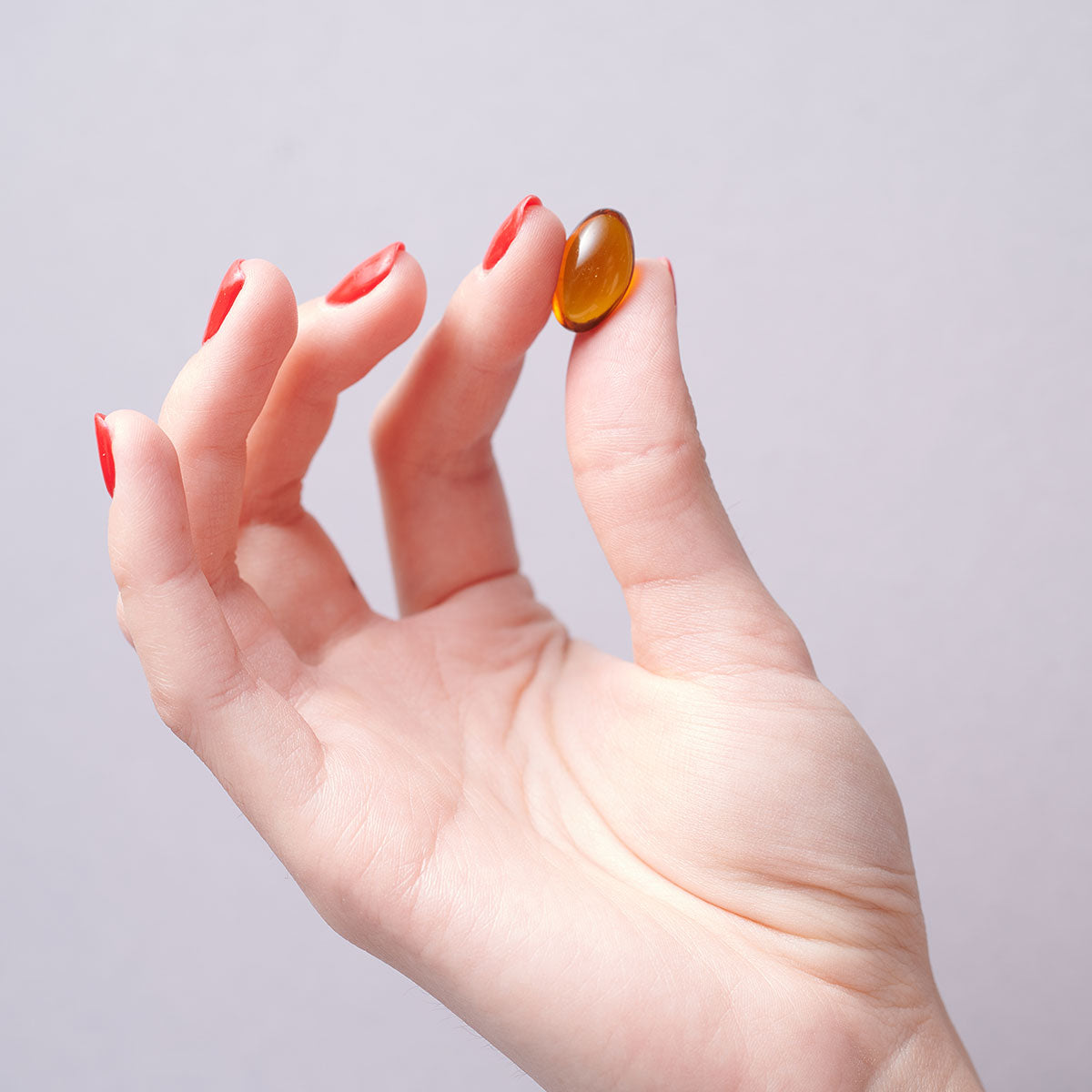 Reakiro CBD Capsules 450mg in use