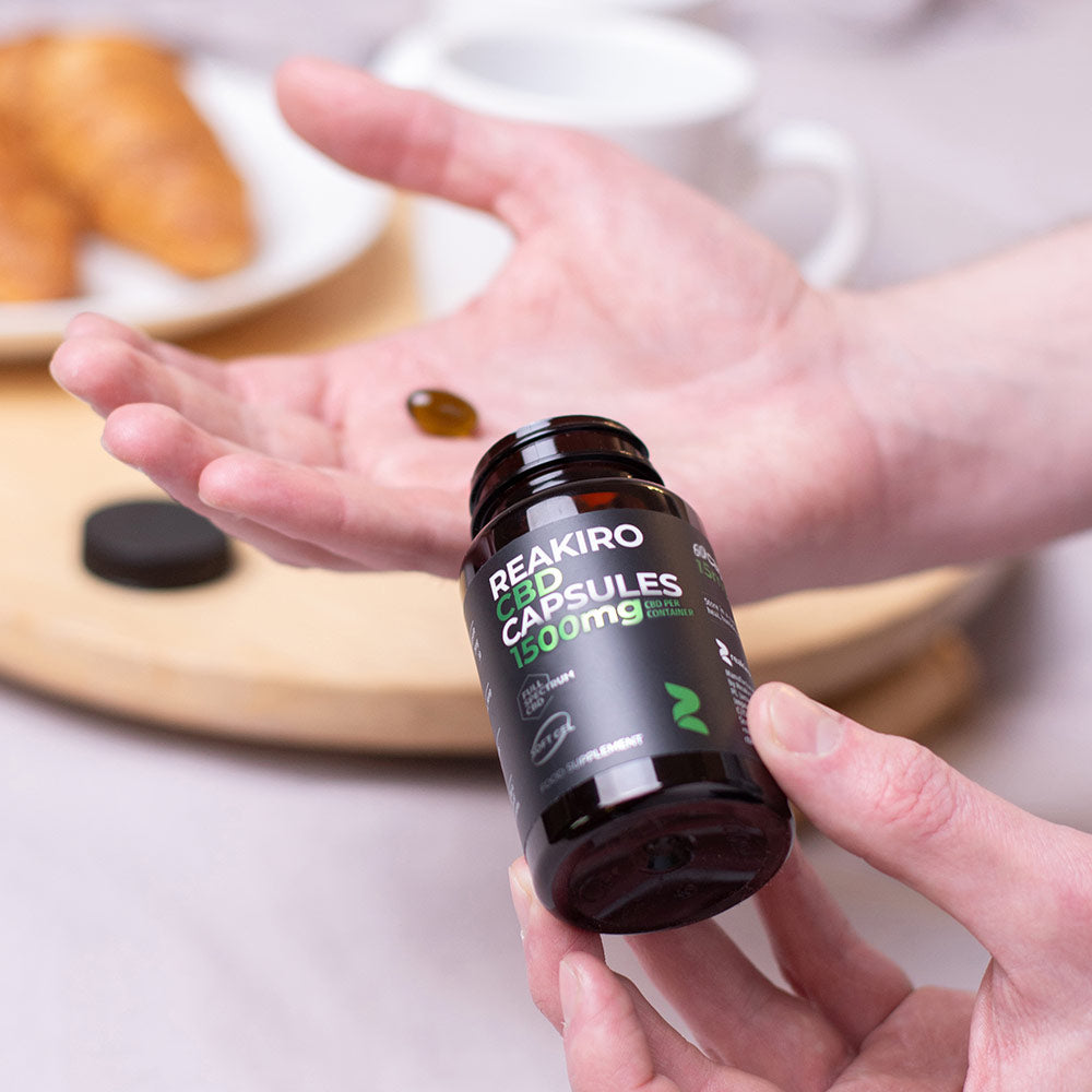 Reakiro CBD Capsules 1500mg in use